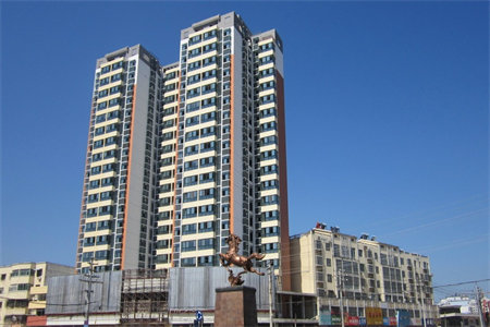 东方花园两室一厅75平中装证满三年有储出售